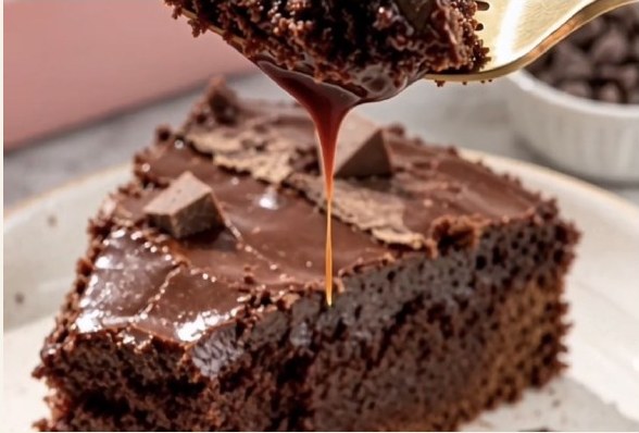 Flourless Greek Yogurt Chocolate Cake